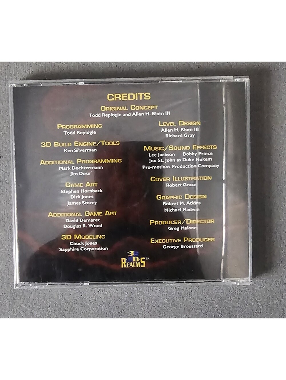 Duke Nukem 3D User Guide CD - Picture 2 of 3